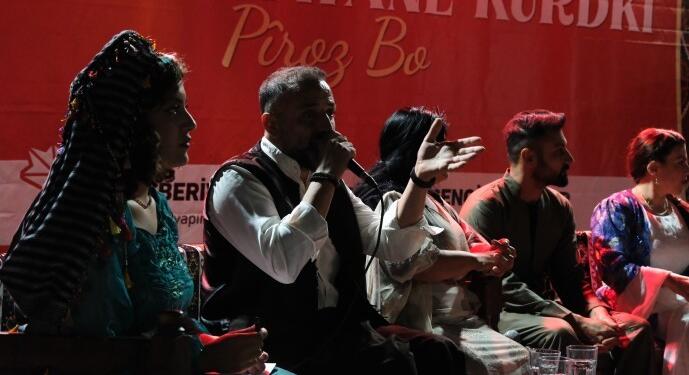 Peyas’ta Dengbêj Divanı kuruldu