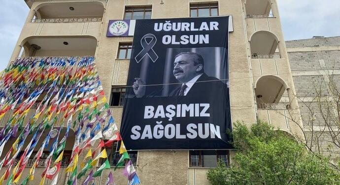 Önder için birçok kentte taziye kuruldu