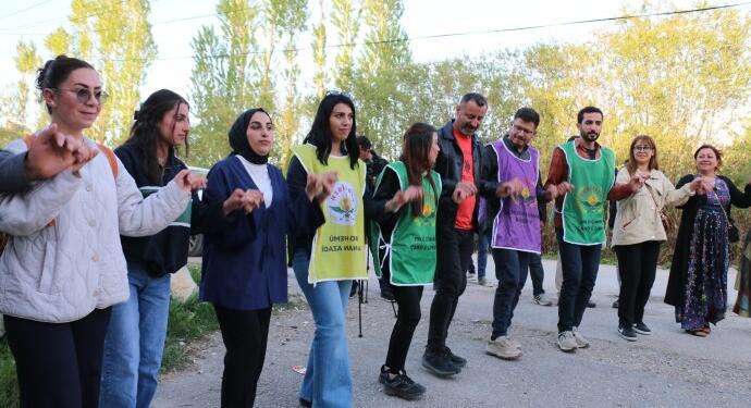 Artemêt’te dil bayramı şöleni