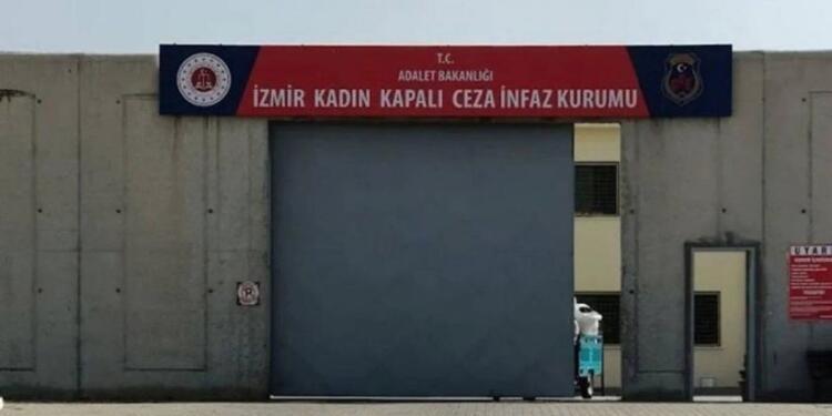 Tutsak yakınları kamera kaydına alındı, hakarete maruz kaldı