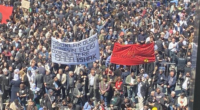 Sırrı Süreyya Önder son yolculuğuna uğurlandı