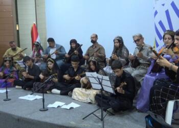 Yarsanilerin kutsalı Tembûr kuşaklara aktarılıyor