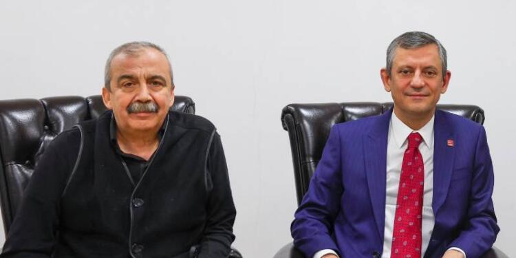 Özgür Özel: Önder’in verdiği mücadeleyi başarıya ulaştırmak ona borcumuz