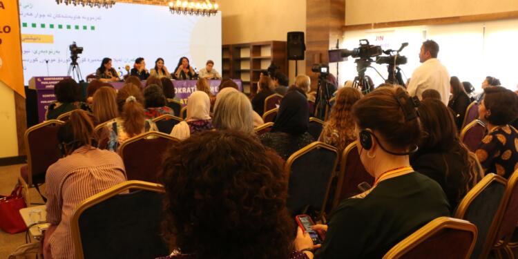 Kürt Kadın Parlamenterler Konferansı’nın ilk günü sona erdi