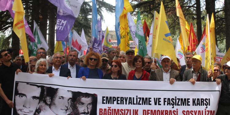 Gezmiş, İnan ve Aslan anıldı: Mücadeleyi büyütelim