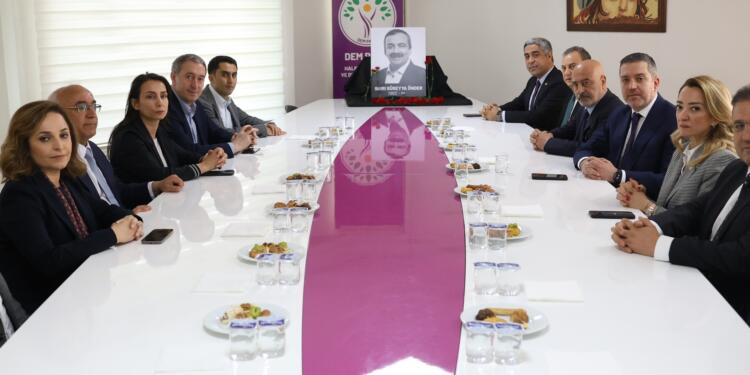 TBB ile Mülkiyeler Birliği’nden DEM Partiye taziye ziyareti