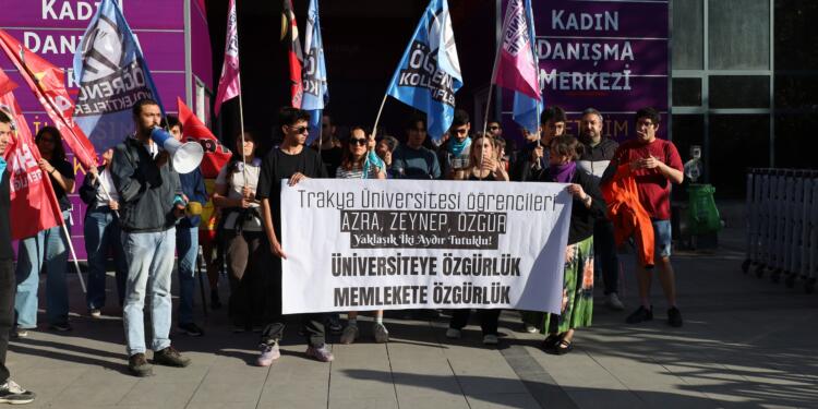 Öğrenciler tutsak arkadaşları için eylem yaptı