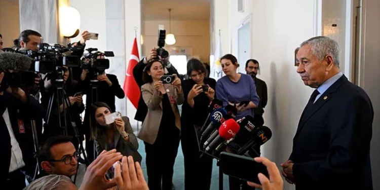Bülent Arınç: Süreçte yer alanları devlet korumalı