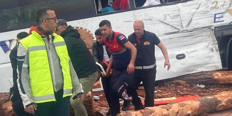 Çanakkale’de trafik kazası: 6 ölü