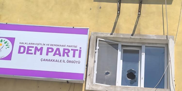 DEM Parti il binasına taşlı saldırı
