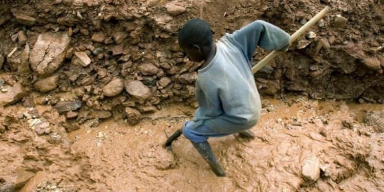Afrika madenlerinde çocuk köleliği