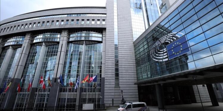 AB, Suriye’ye yönelik yaptırımları kaldırdı