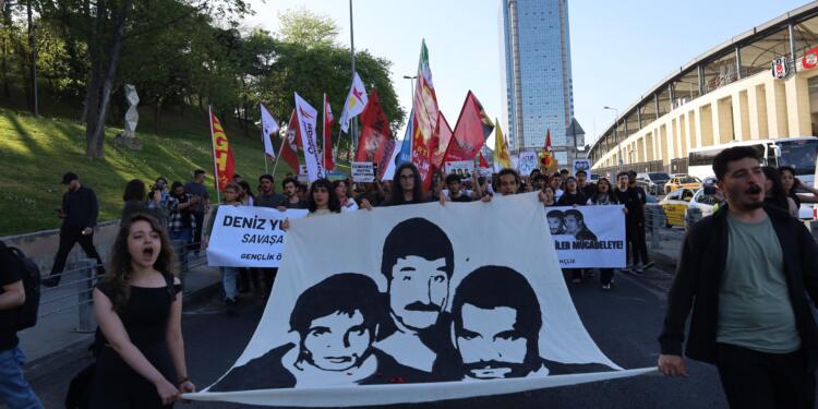 Birçok kentte Üç Fidan anması: Yolumuz Denizlerin yoludur