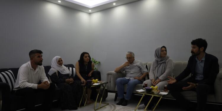 Ev ziyaretinde süreç konuşuldu