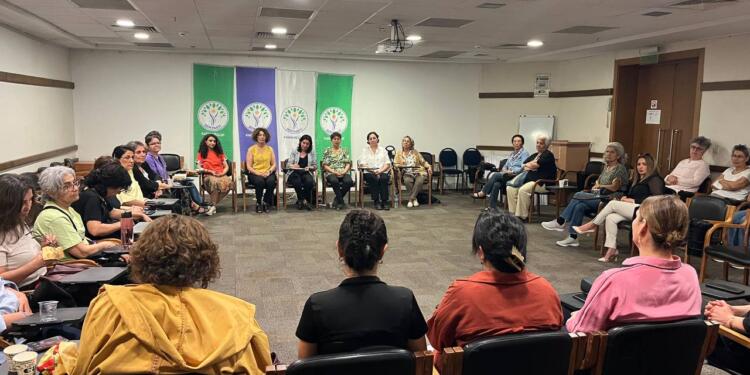DEM Parti İzmir’de Alevi kadınlarla buluştu