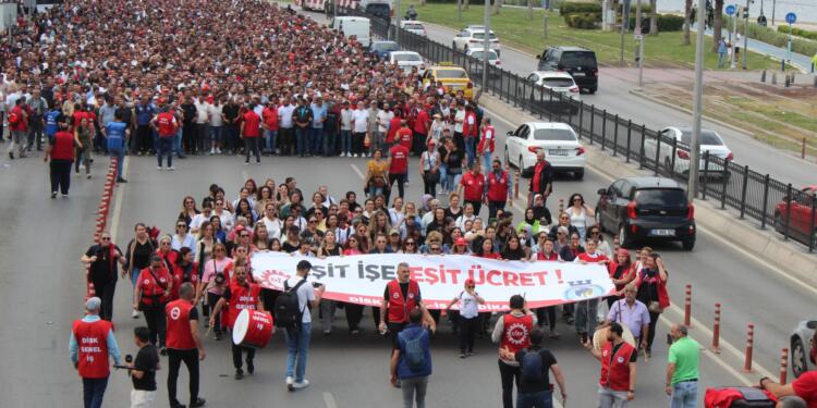İzBB işçilerinin grevi 3’üncü gününde
