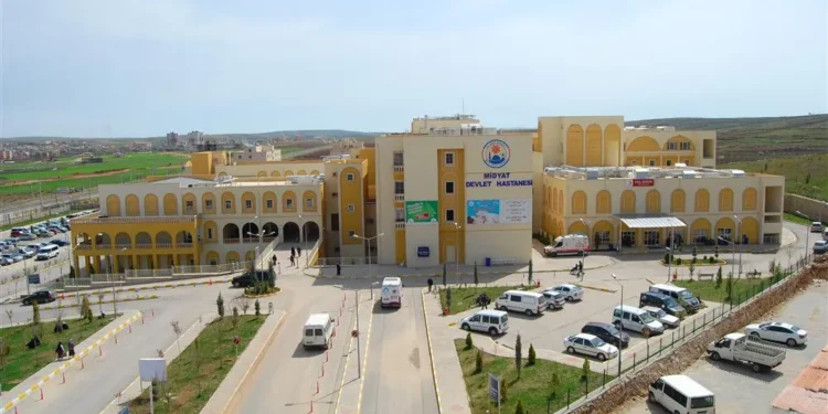 Yüksekten düştüğü iddia edilen çocuk yaşamını yitirdi