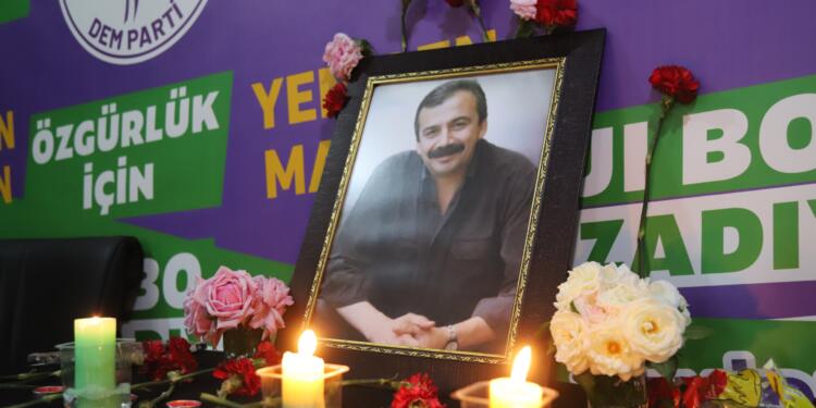 Sırrı Süreyya Önder için birçok kentte taziye kuruldu