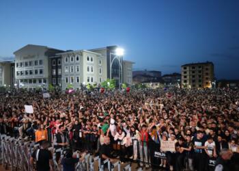 Mûş’ta binlerin katılımıyla halk konseri