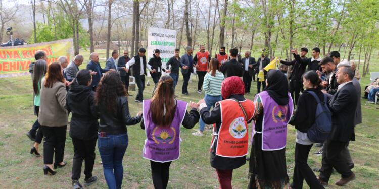 Wan’da Kürt Dili Bayramı şöleni düzenlendi