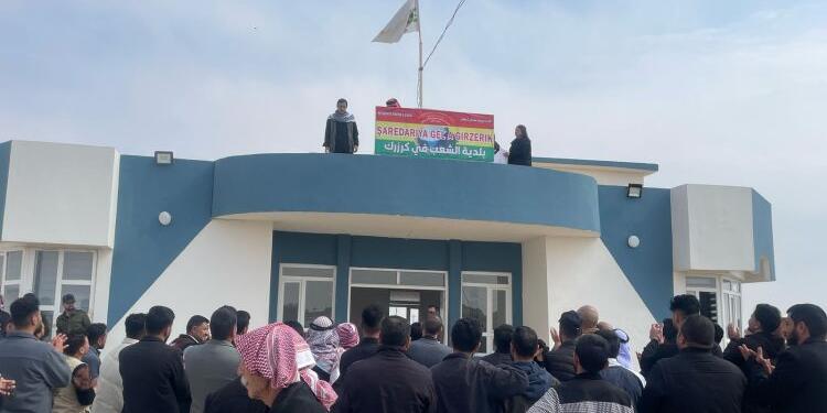 Irak polisi Şengal’de halk belediyesine el koydu