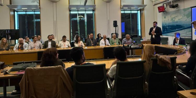 İngiltere Parlamentosu’nda ‘Rojava’ belgeselinin gösterimi yapıldı