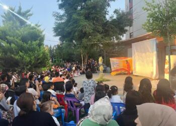 Amed’de çocuk tiyatroları sahnelendi