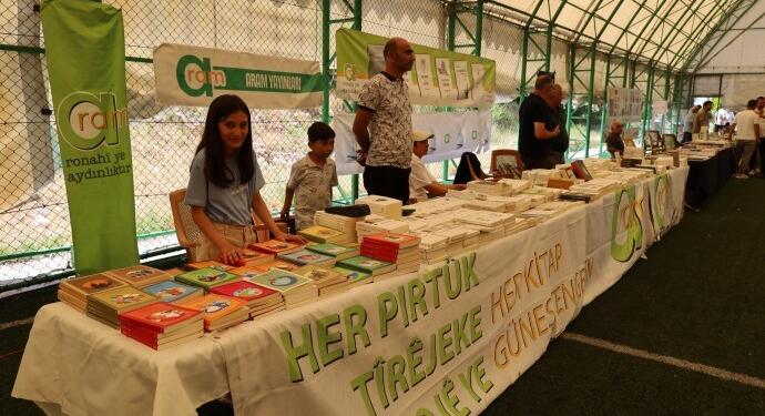 Xelfelî’de kitap günleri