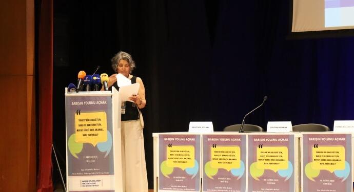 ‘Barışın Yolunu Açmak’ konferansına siyasetçilerden mesajlar