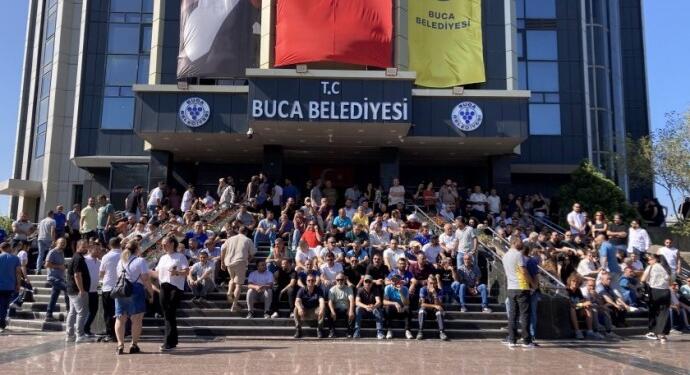 Buca Belediyesi işçilerinin talebi maaşlarını düzenli almak