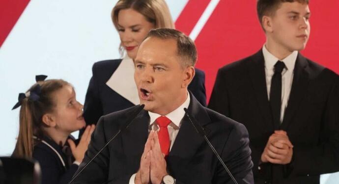 Polonya’nın yeni cumhurbaşkanı Nawrocki oldu