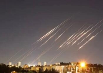 Tahran İsrail’e iki füze saldırısı düzenledi