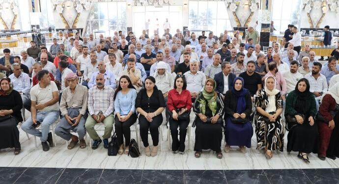 DEM Parti Pirsûs’ta çiftçilerle buluştu