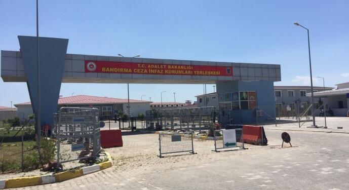 Hasta tutsak Arat için tedavi başvurusu