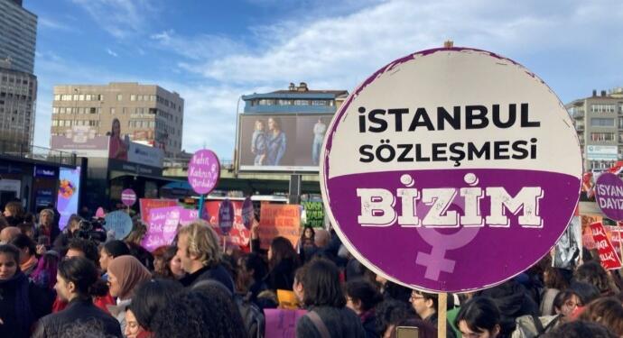 Kadınlar İstanbul Sözleşmesi’nden vazgeçmiyor