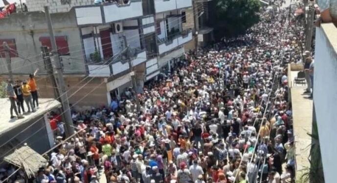 Mürşidi gençlerin katledilmesine karşı Suriyeliler sokaklara çıktı