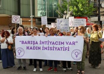 Ankara’da kadınlar barış için sahalarda