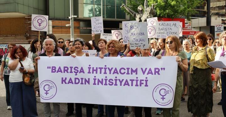 Ankara’da kadınlar barış için sahalarda