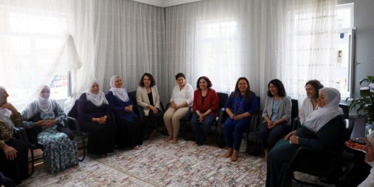 Kadın meclisinden Barış Anneleri ziyareti: Mücadeleyi büyütmeliyiz