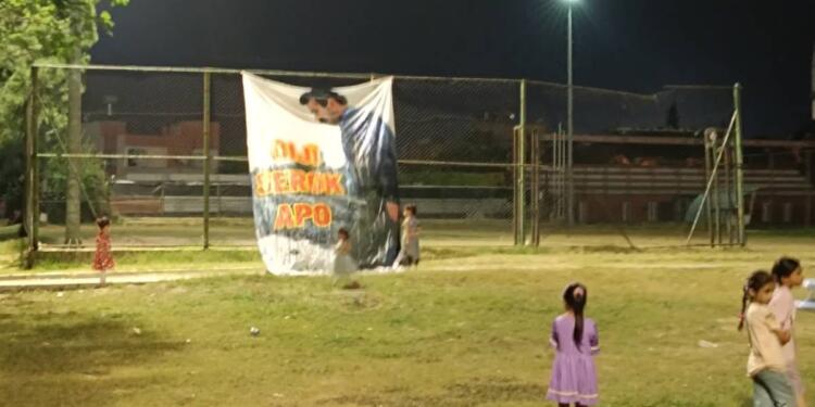 Adana’da ‘Bijî Serok Apo’ posteri asıldı