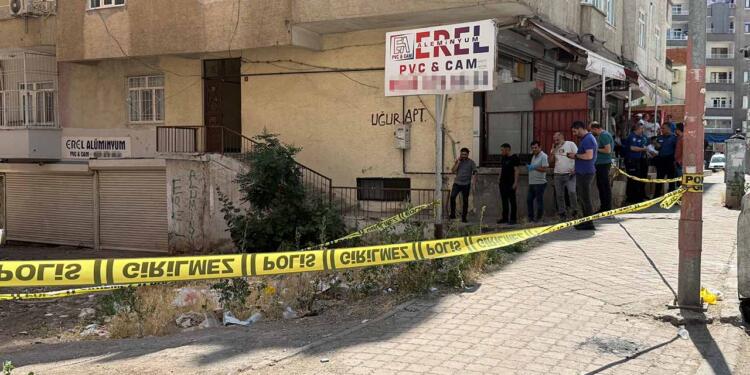 Silahlı saldırıya uğrayan eczacı yaşamını yitirdi