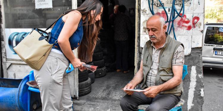 Amed’de madde bağımlılığına karşı broşür dağıtıldı