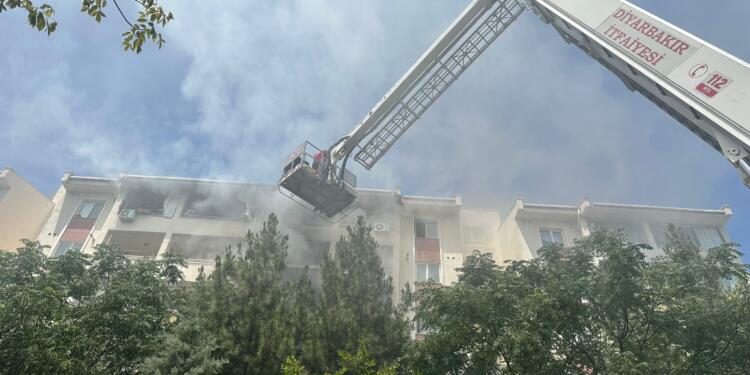 Amed’deki yangın söndürüldü