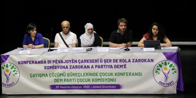 ‘Çatışma ve Çözüm Süreçlerinde Çocuk’ konferansı: Barış istiyoruz