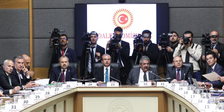 AKP ‘ağırlaştırılmış müebbet’in kapsam dışı bırakılmasını savunamadı