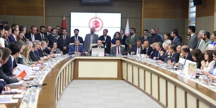 DEM Parti AKP’nin kanun teklifine tepki gösterdi: Doğaya savaş açmışsınız