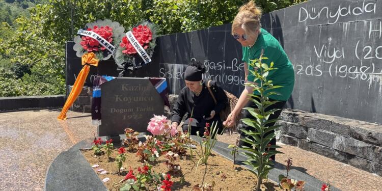 Kazım Koyuncu mezarı başında anıldı