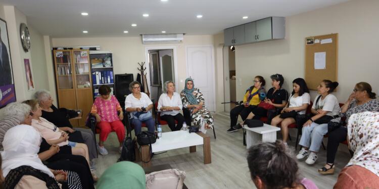 Kuşadası’nda ‘Kadınlar barışı konuşuyor’ buluşması