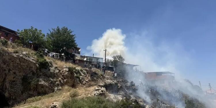 Balıkesir’de 2 bölgede orman yangını