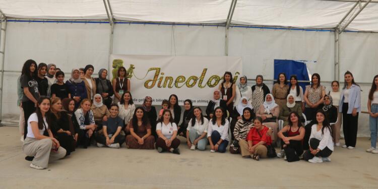 Kadınlar ‘Jineoloji Atölyesi’nde bir araya geldi
